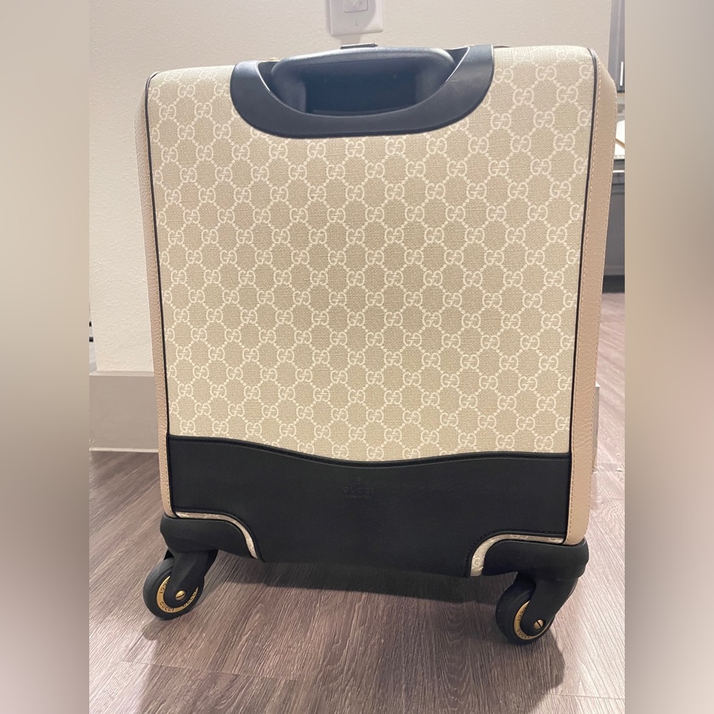 Gucci Savoy Small Cabin
Trolley - Picture 8 of 13